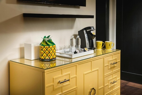 Staypineapple, An Elegant Hotel, Union Square image 18